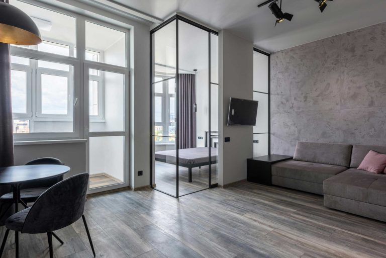 pexels-artbovich-6436744_showroom